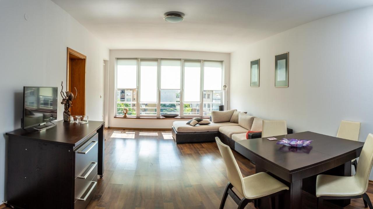 Central Apartment Mountain View Karlowo Exterior foto