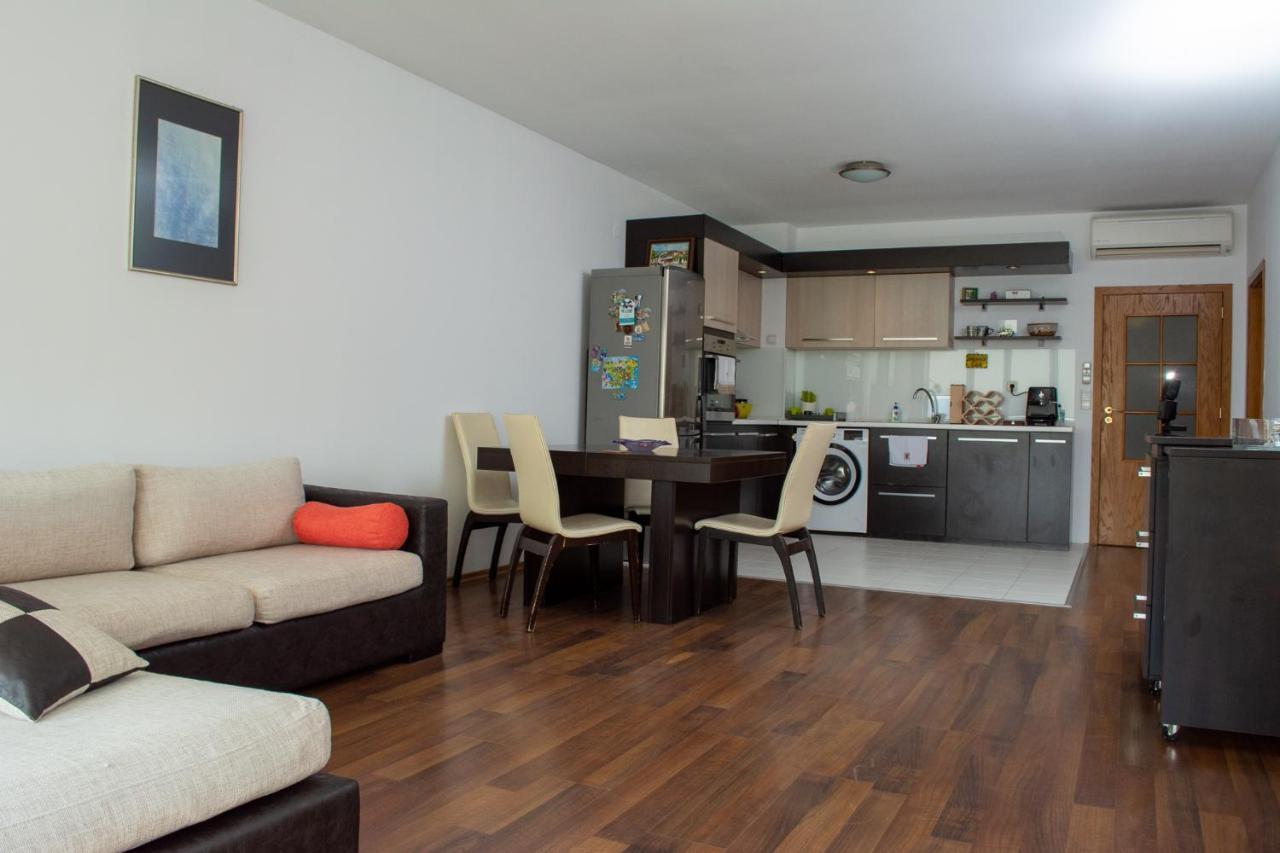 Central Apartment Mountain View Karlowo Exterior foto